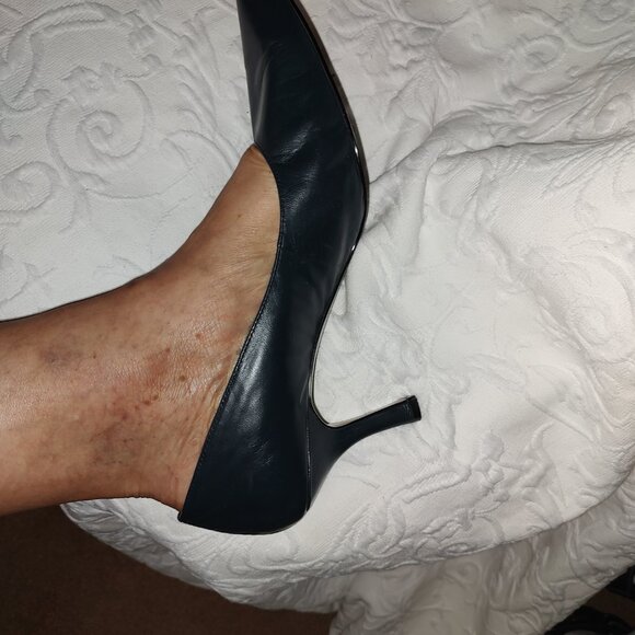 WOMEN'S SIZE 13 "BP" CHIC NAVY BLUE LEATHER HEELS - Picture 5 of 5